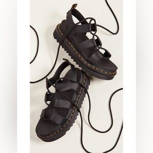 DR MARTENS WOMENS NARTILLA SANDALS NWB